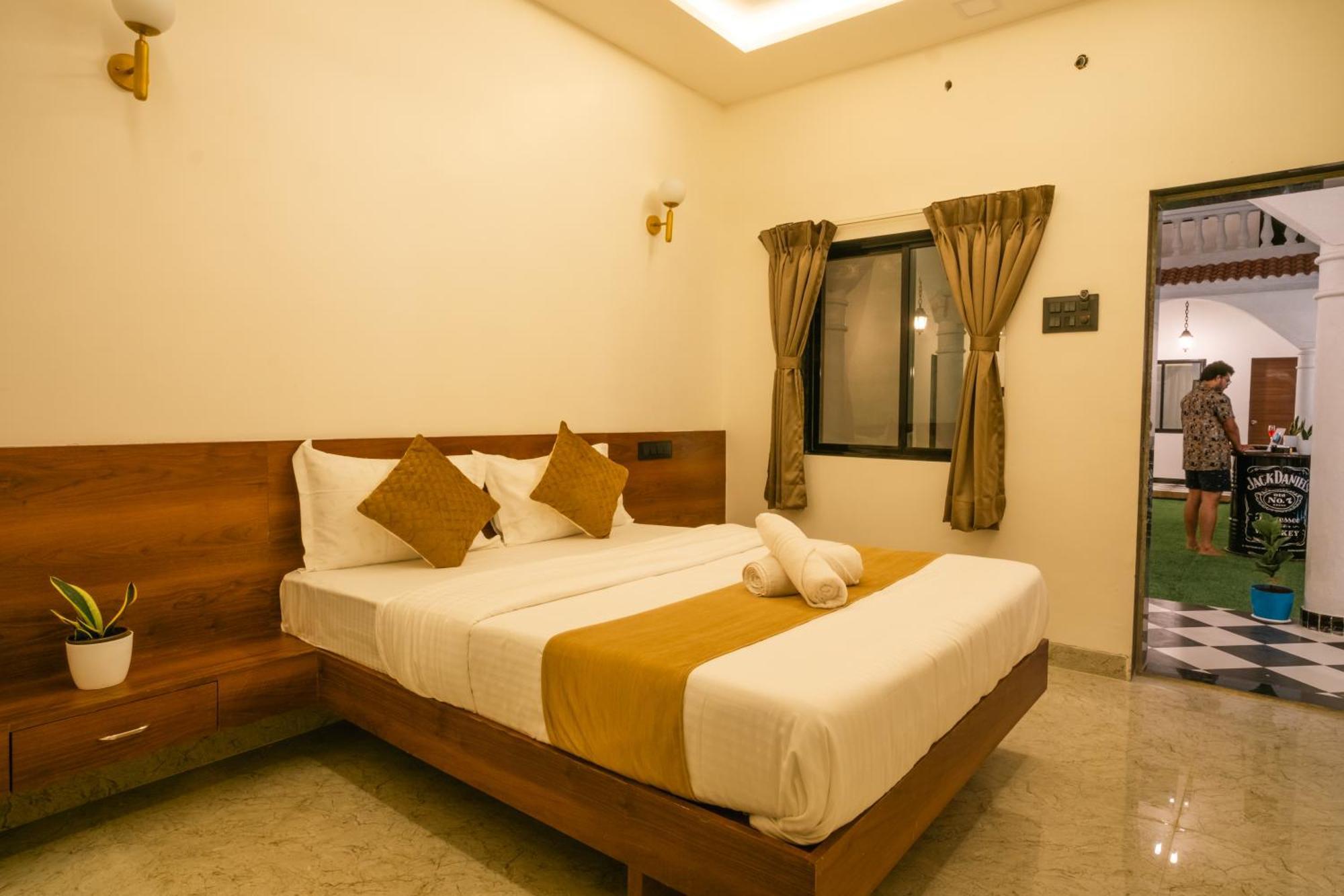 Hotel Sapphire Mansion à Alībāg Extérieur photo