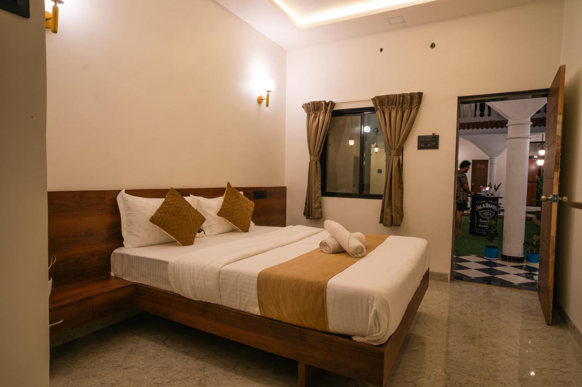 Hotel Sapphire Mansion à Alībāg Extérieur photo