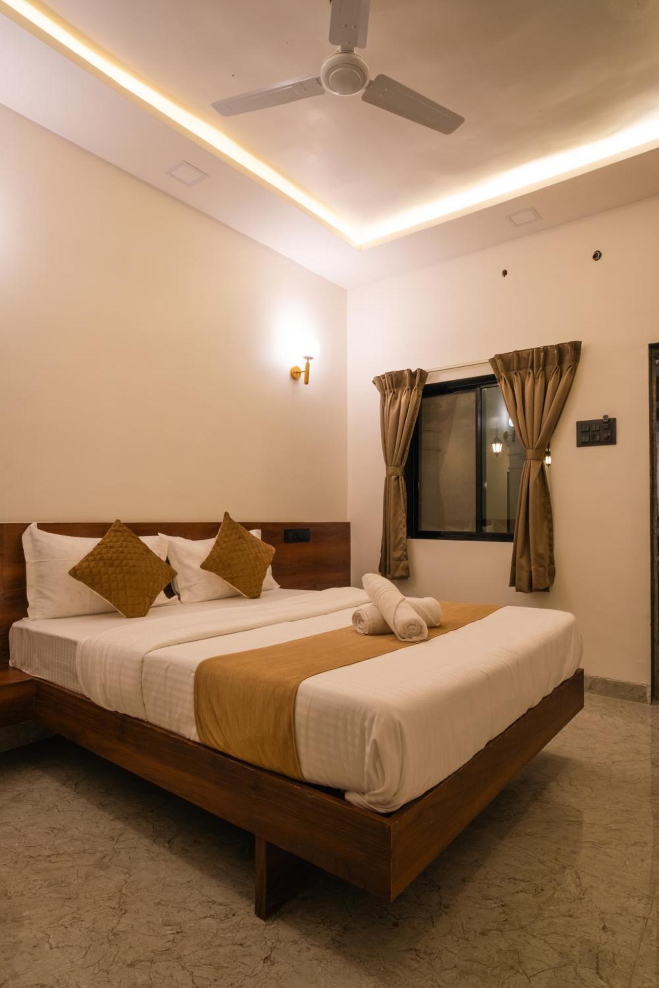 Hotel Sapphire Mansion à Alībāg Extérieur photo