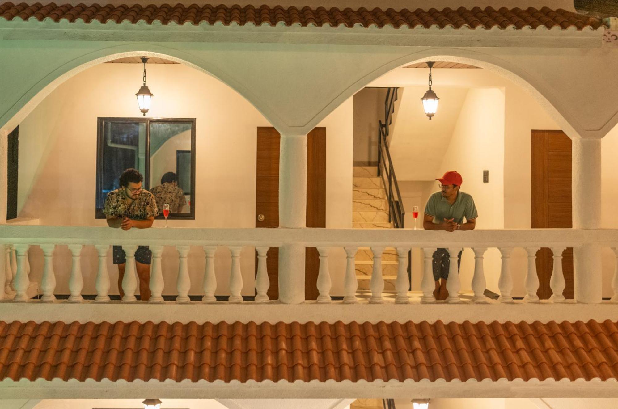 Hotel Sapphire Mansion à Alībāg Extérieur photo