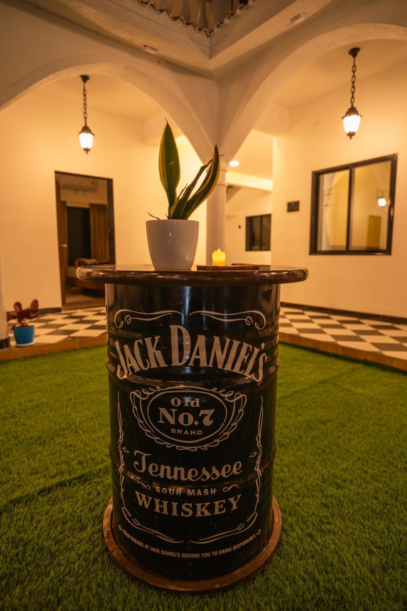 Hotel Sapphire Mansion à Alībāg Extérieur photo