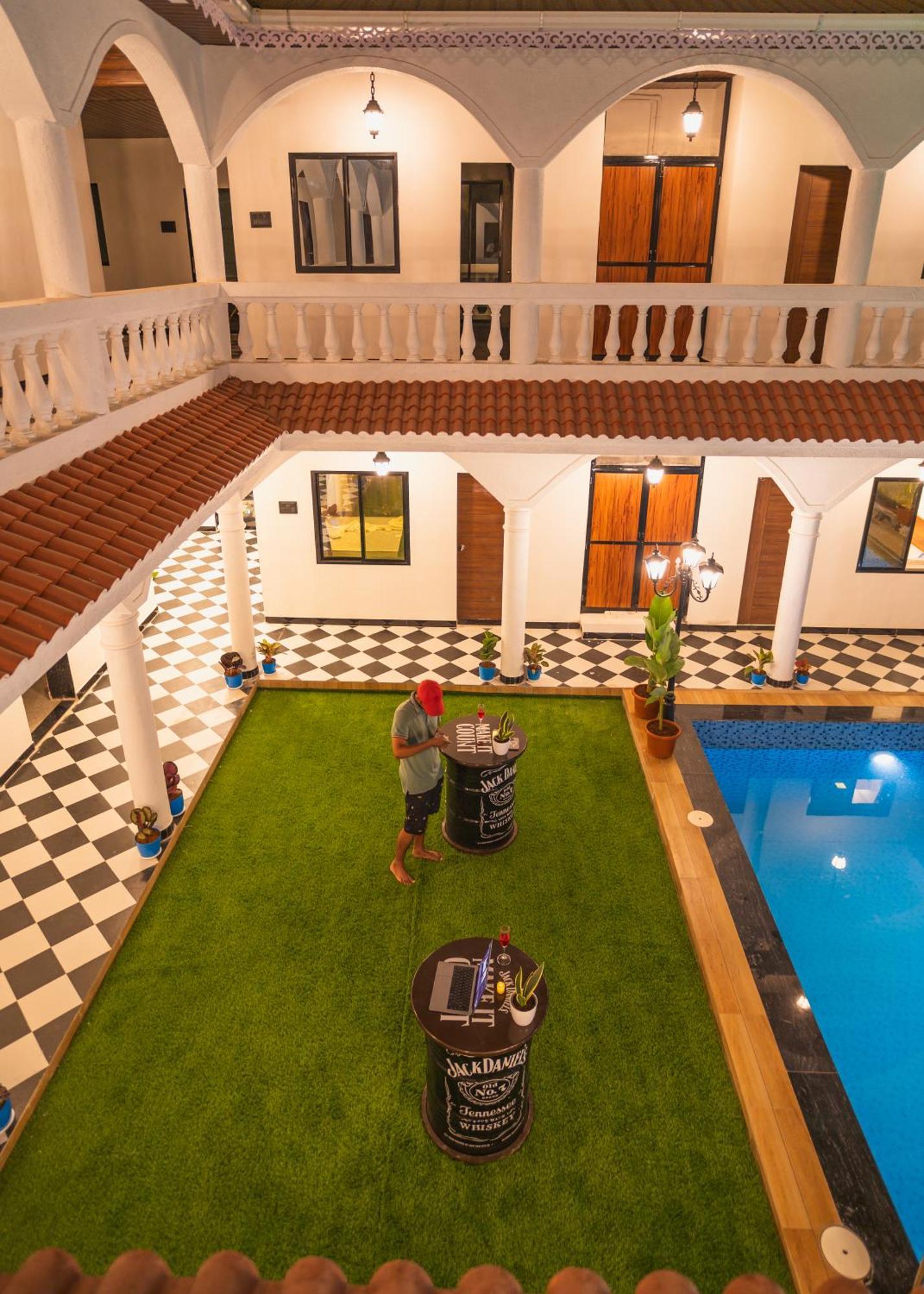 Hotel Sapphire Mansion à Alībāg Extérieur photo